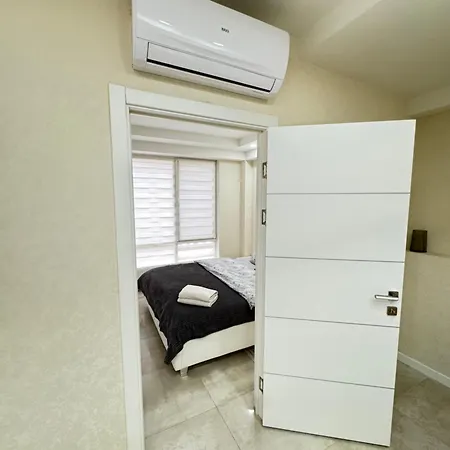 Apartment Near Park New *