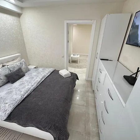 Apartment Near Park New *